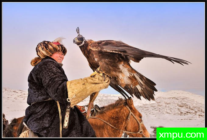 哈萨克猎人---著名摄影师：大卫舍恩摄影