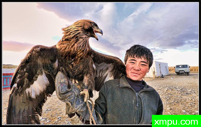 鹰和猎人的儿子---著名摄影师：大卫舍恩摄影